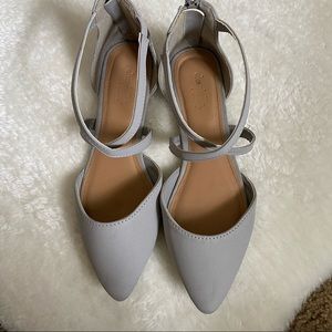Grey Pointed Flats / Sandals